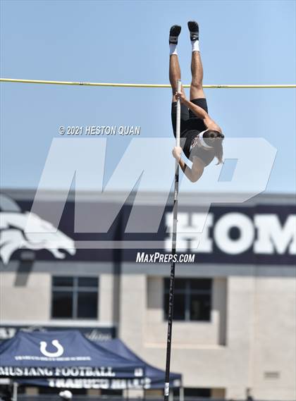 Thumbnail 3 in CIF-SS D1 Track Finals photogallery.
