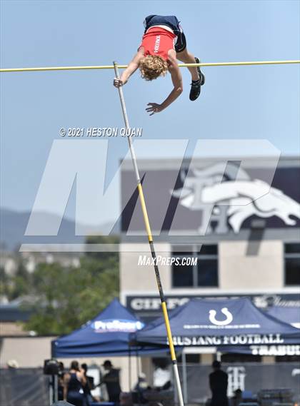 Thumbnail 3 in CIF-SS D1 Track Finals photogallery.