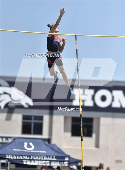 Thumbnail 2 in CIF-SS D1 Track Finals photogallery.