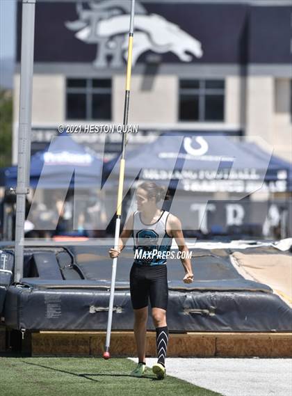 Thumbnail 1 in CIF-SS D1 Track Finals photogallery.