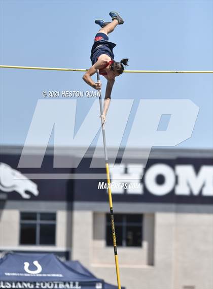 Thumbnail 1 in CIF-SS D1 Track Finals photogallery.