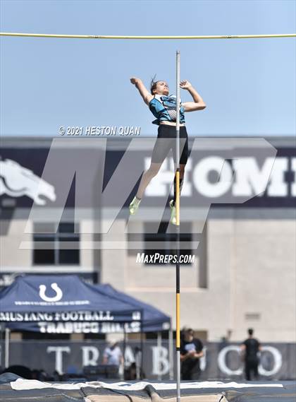 Thumbnail 2 in CIF-SS D1 Track Finals photogallery.