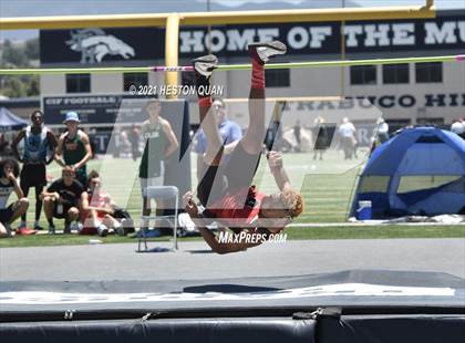 Thumbnail 3 in CIF-SS D1 Track Finals photogallery.