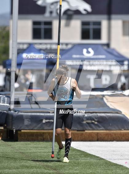 Thumbnail 2 in CIF-SS D1 Track Finals photogallery.