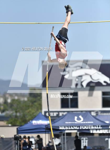 Thumbnail 3 in CIF-SS D1 Track Finals photogallery.