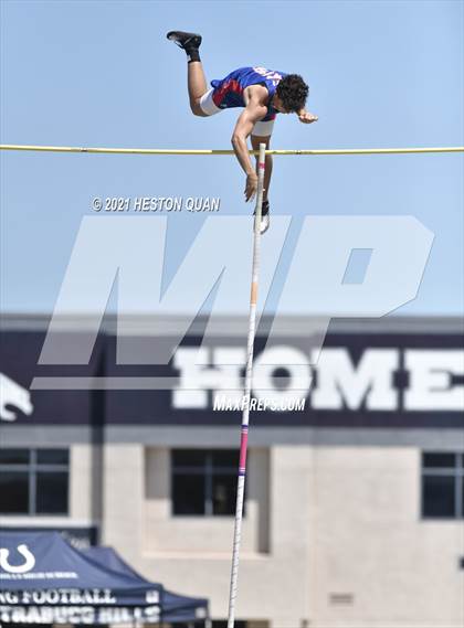 Thumbnail 2 in CIF-SS D1 Track Finals photogallery.