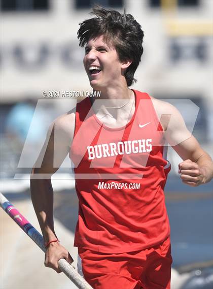 Thumbnail 3 in CIF-SS D1 Track Finals photogallery.