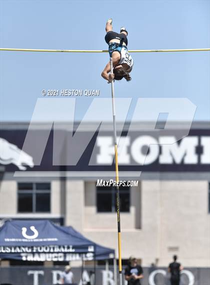 Thumbnail 1 in CIF-SS D1 Track Finals photogallery.
