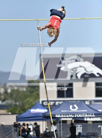Thumbnail 2 in CIF-SS D1 Track Finals photogallery.
