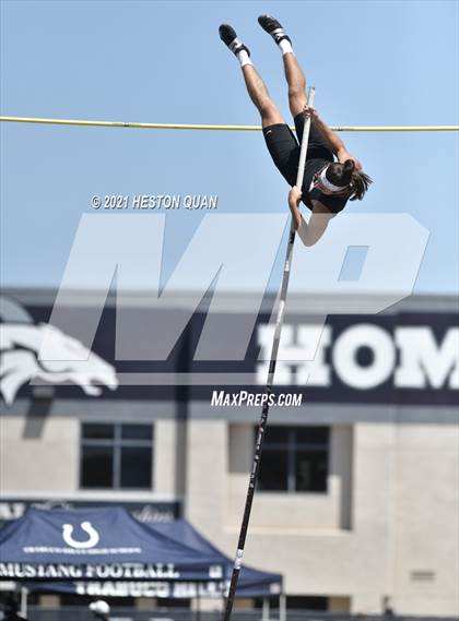 Thumbnail 1 in CIF-SS D1 Track Finals photogallery.