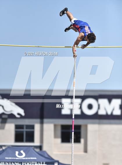 Thumbnail 3 in CIF-SS D1 Track Finals photogallery.