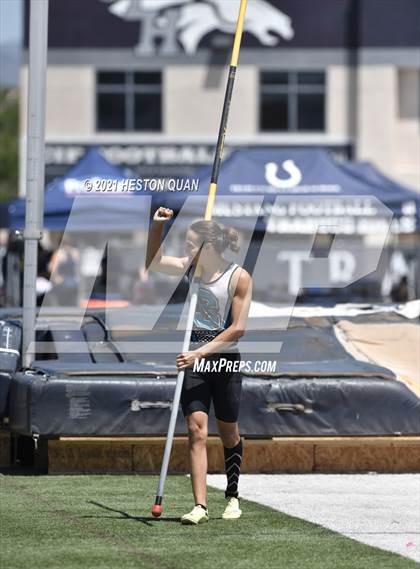 Thumbnail 1 in CIF-SS D1 Track Finals photogallery.