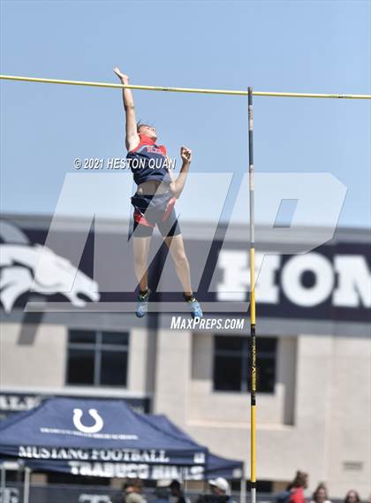 Thumbnail 3 in CIF-SS D1 Track Finals photogallery.