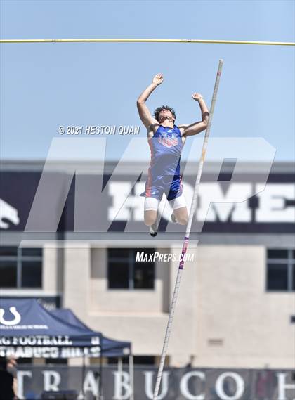 Thumbnail 2 in CIF-SS D1 Track Finals photogallery.
