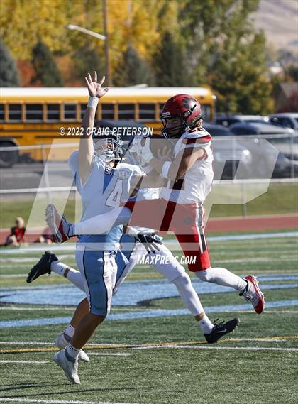 Thumbnail 2 in Hurricane vs Sky View (UHSAA 4A First Round) photogallery.