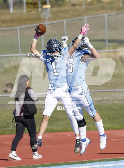 Thumbnail 3 in Hurricane vs Sky View (UHSAA 4A First Round) photogallery.