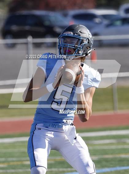 Thumbnail 2 in Hurricane vs Sky View (UHSAA 4A First Round) photogallery.