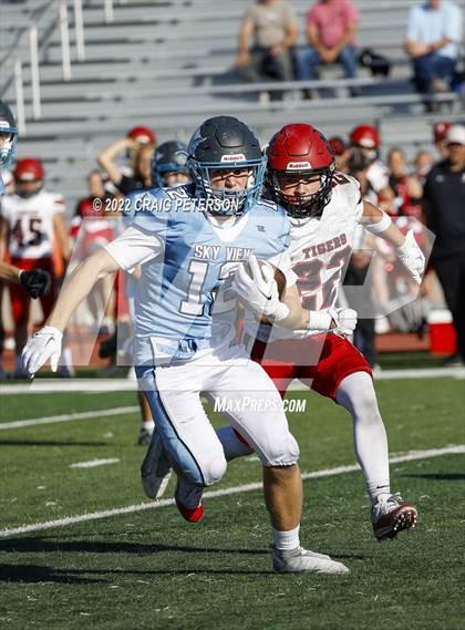 Thumbnail 3 in Hurricane vs Sky View (UHSAA 4A First Round) photogallery.