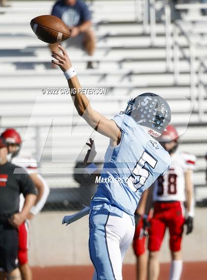 Thumbnail 2 in Hurricane vs Sky View (UHSAA 4A First Round) photogallery.