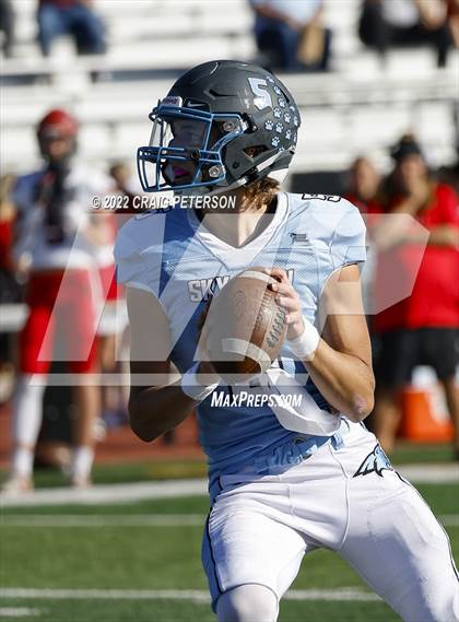 Thumbnail 3 in Hurricane vs Sky View (UHSAA 4A First Round) photogallery.