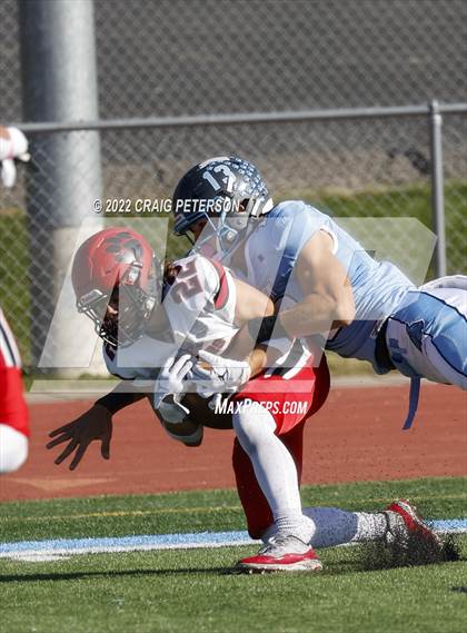 Thumbnail 2 in Hurricane vs Sky View (UHSAA 4A First Round) photogallery.
