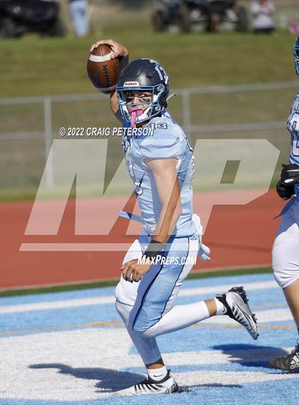 Thumbnail 3 in Hurricane vs Sky View (UHSAA 4A First Round) photogallery.
