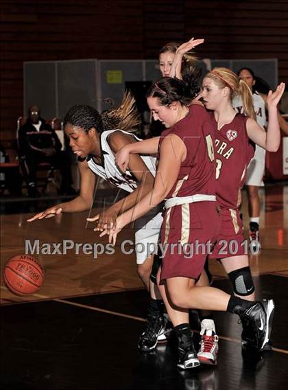 Thumbnail 3 in JSerra Catholic vs. Ayala (Ayala Best of the West) photogallery.