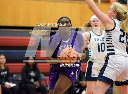Thumbnail 3 in Millennium vs. Valor Christian (Nike Tournament of Champions) photogallery.