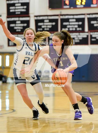 Thumbnail 1 in Millennium vs. Valor Christian (Nike Tournament of Champions) photogallery.