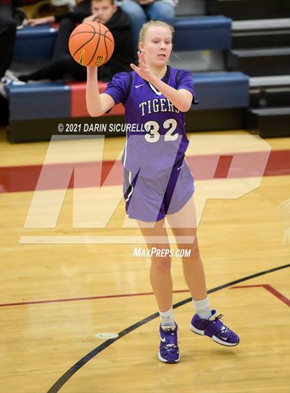 Thumbnail 2 in Millennium vs. Valor Christian (Nike Tournament of Champions) photogallery.