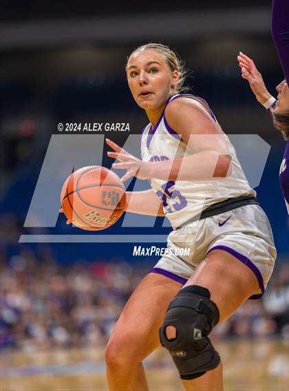 Thumbnail 1 in Boerne vs. Canyon (UIL 4A Basketball Semifinal) photogallery.
