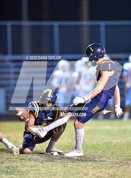 Thumbnail 2 in Reicher Catholic @ Weatherford Christian photogallery.