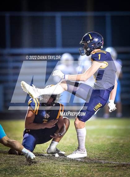 Thumbnail 1 in Reicher Catholic @ Weatherford Christian photogallery.