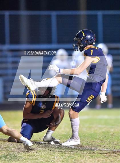 Thumbnail 3 in Reicher Catholic @ Weatherford Christian photogallery.