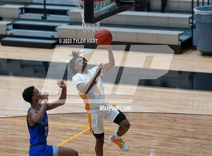 Thumbnail 3 in Franklin Central @ Avon photogallery.