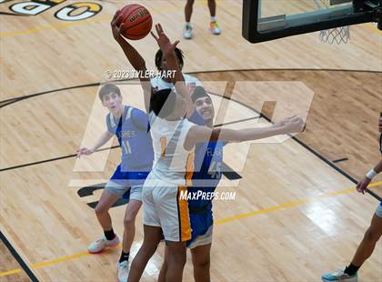 Thumbnail 3 in Franklin Central @ Avon photogallery.