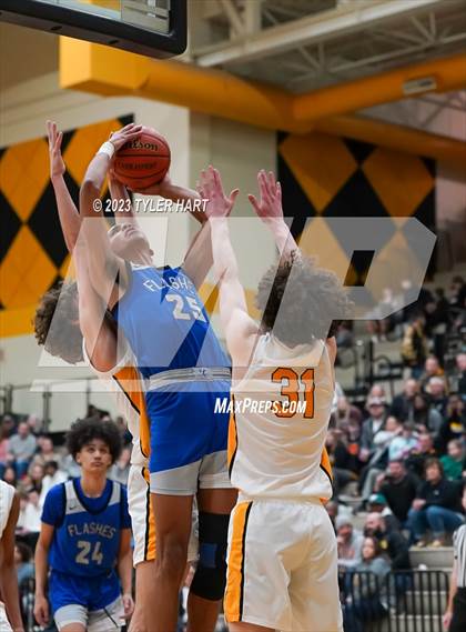 Thumbnail 2 in Franklin Central @ Avon photogallery.
