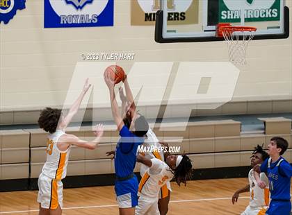 Thumbnail 2 in Franklin Central @ Avon photogallery.