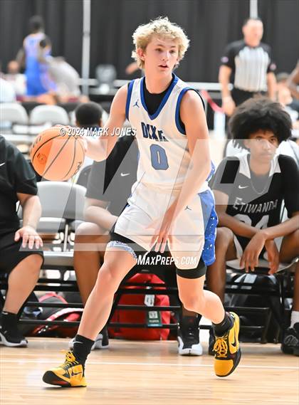 Thumbnail 3 in Dixie vs. Etiwanda (Section 7) photogallery.