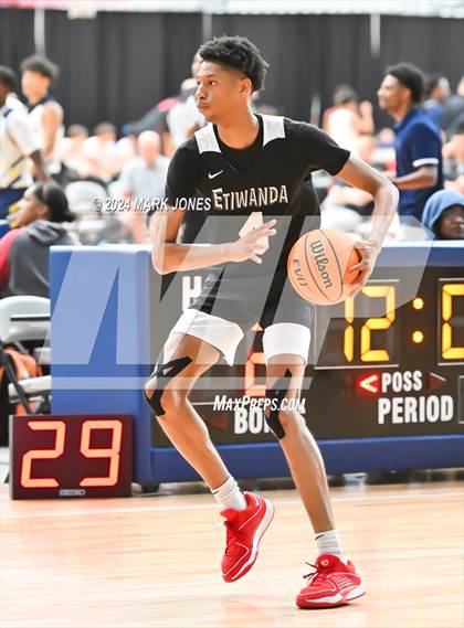 Thumbnail 1 in Dixie vs. Etiwanda (Section 7) photogallery.