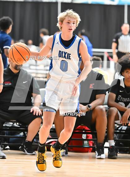 Thumbnail 3 in Dixie vs. Etiwanda (Section 7) photogallery.