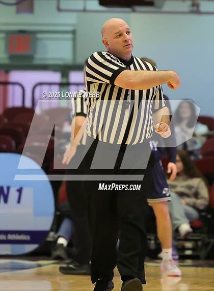 Thumbnail 3 in Dobbs Ferry vs. Woodlands (NYSPHSAA Section 1 Class B Semifinal) photogallery.