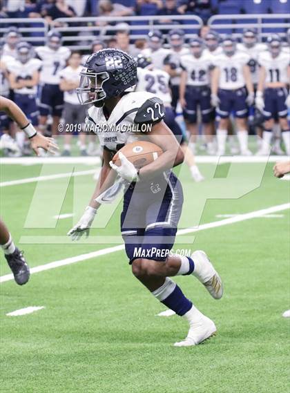 Thumbnail 2 in Pioneer vs Boerne-Champion (UIL 5A Regional Playoff) photogallery.