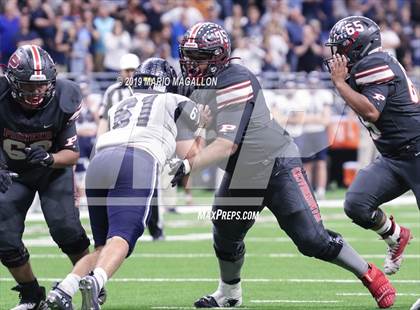 Thumbnail 2 in Pioneer vs Boerne-Champion (UIL 5A Regional Playoff) photogallery.