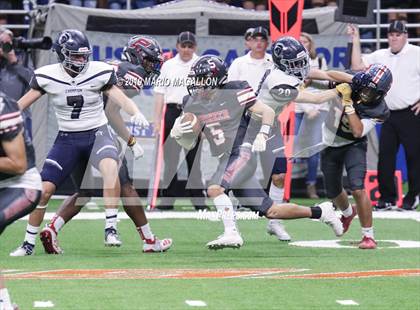 Thumbnail 3 in Pioneer vs Boerne-Champion (UIL 5A Regional Playoff) photogallery.