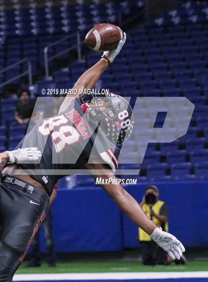 Thumbnail 2 in Pioneer vs Boerne-Champion (UIL 5A Regional Playoff) photogallery.