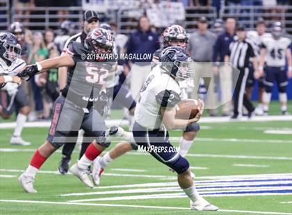 Thumbnail 2 in Pioneer vs Boerne-Champion (UIL 5A Regional Playoff) photogallery.