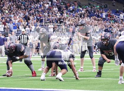 Thumbnail 3 in Pioneer vs Boerne-Champion (UIL 5A Regional Playoff) photogallery.