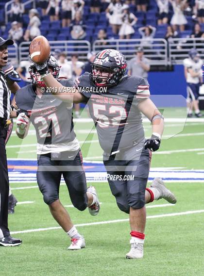 Thumbnail 3 in Pioneer vs Boerne-Champion (UIL 5A Regional Playoff) photogallery.