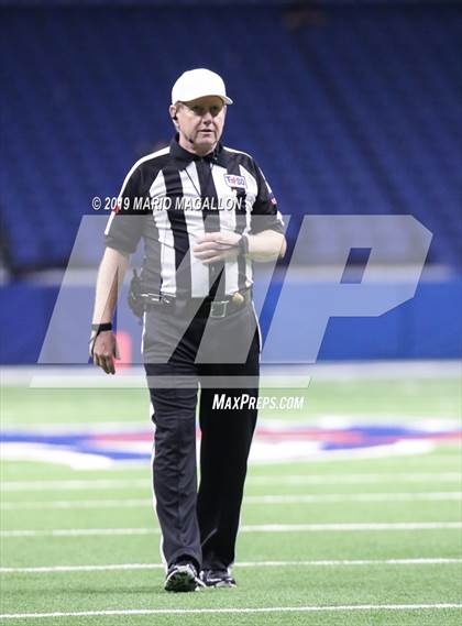 Thumbnail 3 in Pioneer vs Boerne-Champion (UIL 5A Regional Playoff) photogallery.